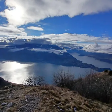 Casa Tra I Boschi アパート Esino Lario